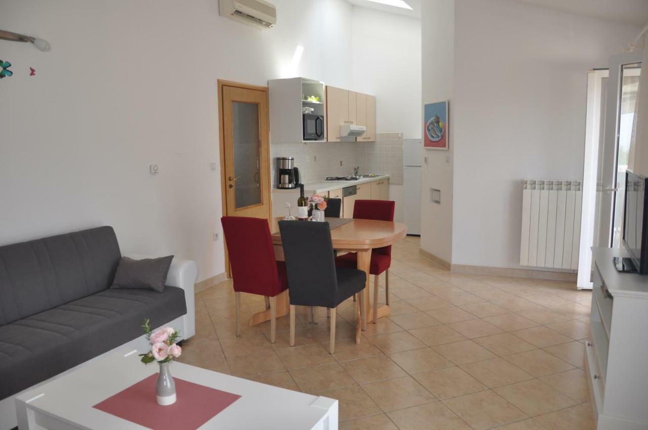 Rosa Apartment